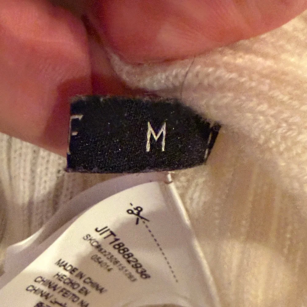 Motif Cream Ribbed Knit Mockneck Sweater Medium - C19-003